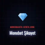 Monobet şikayet konularını ve kullanıcı yorumlarını analiz eden bir kişi.